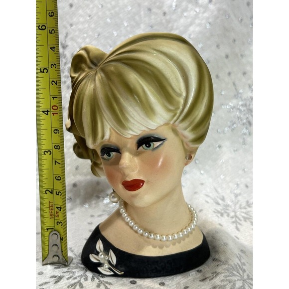 VINTAGE NAPCOWARE C7472 Lady Head Vase, Earrings & Necklace - Picture 2 of 10